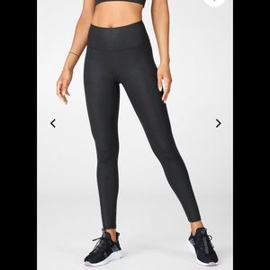 Fabletics. Madelaine Petsch  Leggings